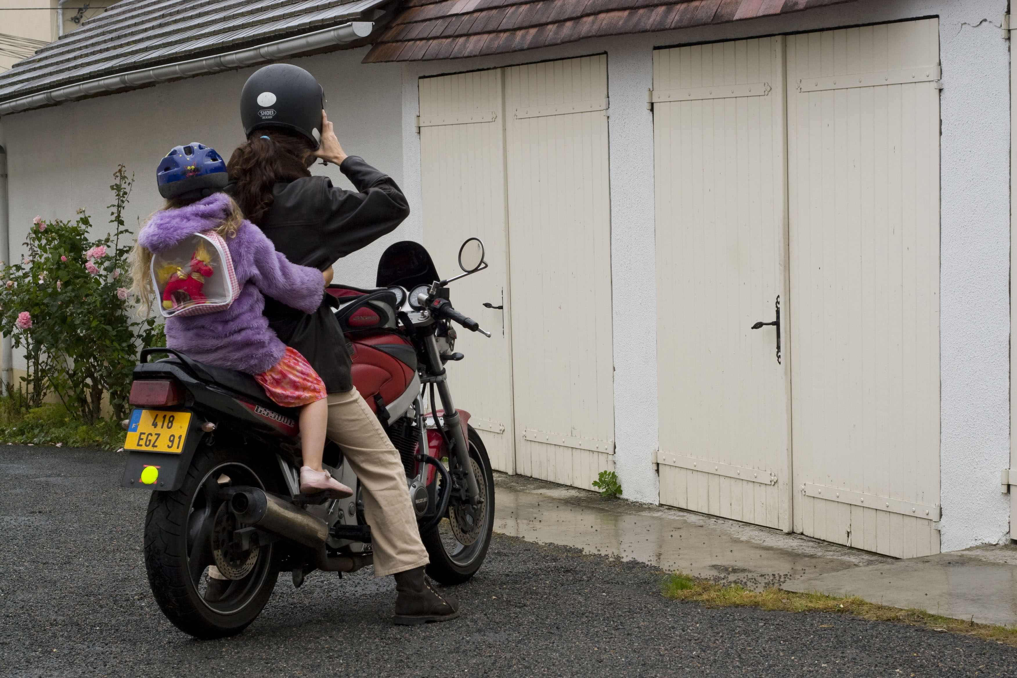 Transporter des enfants à moto - Europ Assistance